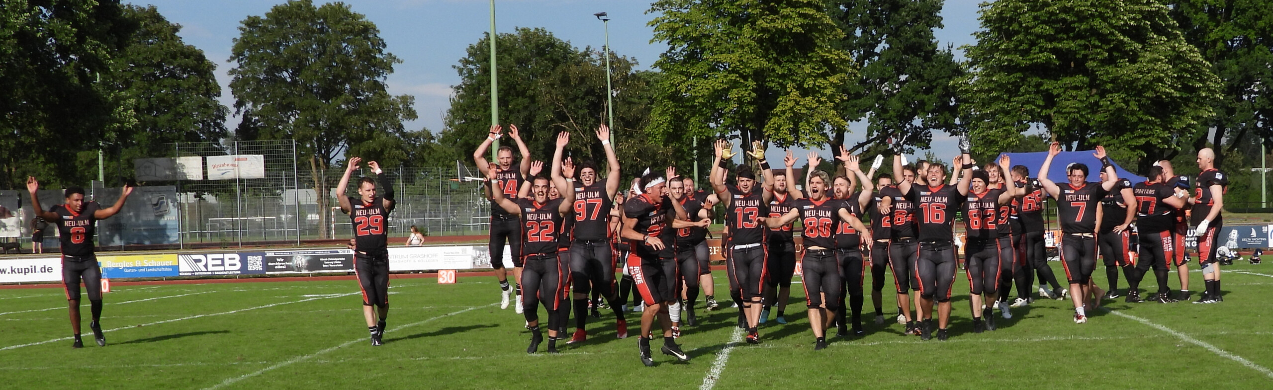 Dominante Spartans im Spitzen-Match vs.  Rams